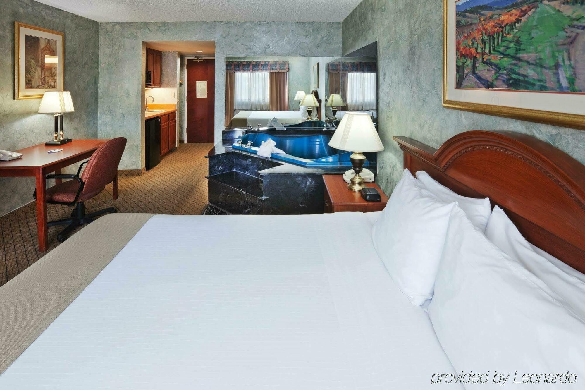 Holiday Inn Express Hotel And Suites Mesquite By Ihg Exterior foto